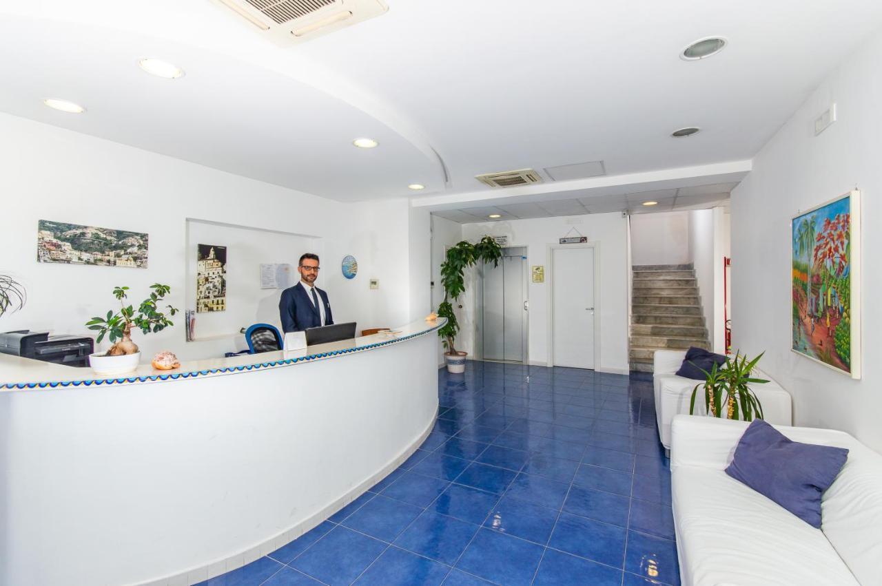 Residence Due Torri Майори Экстерьер фото