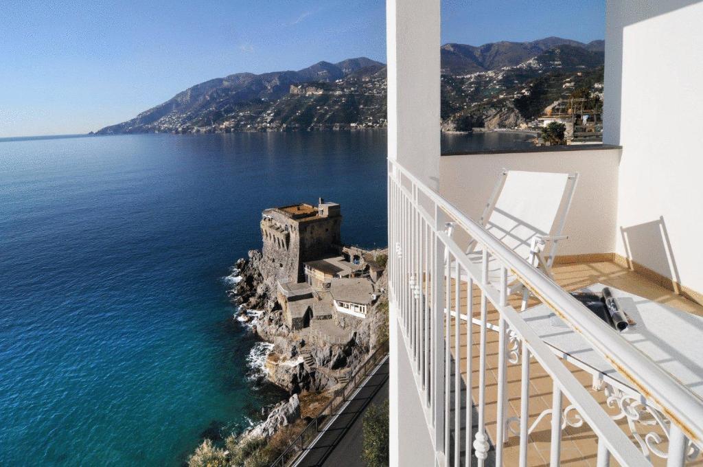 Residence Due Torri Майори Экстерьер фото